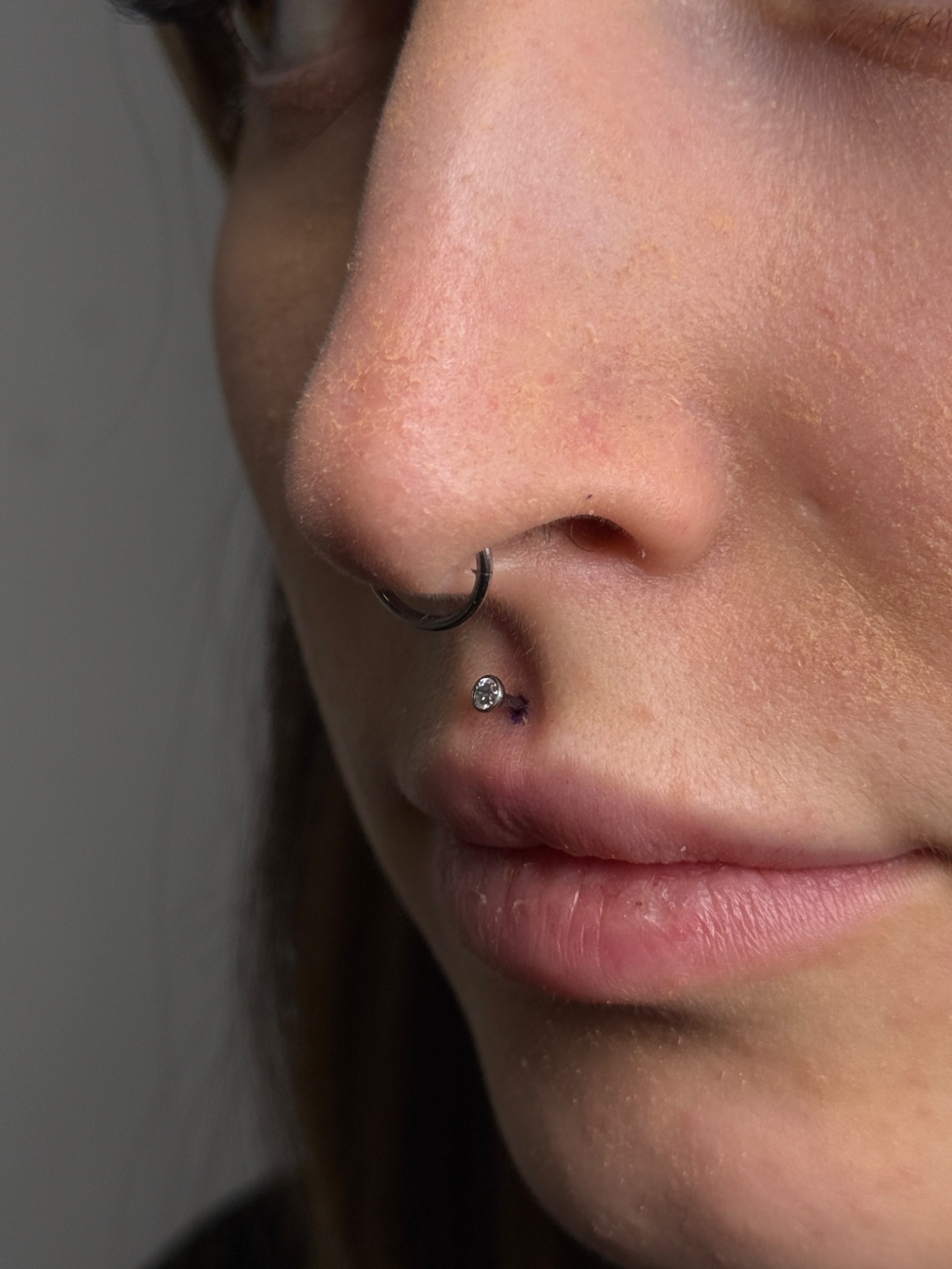 Nostril Piercing in Frankfurt am Main — ZIPA Tattoo Nostril Piercing in Frankfurt am Main — ZIPA Tattoo