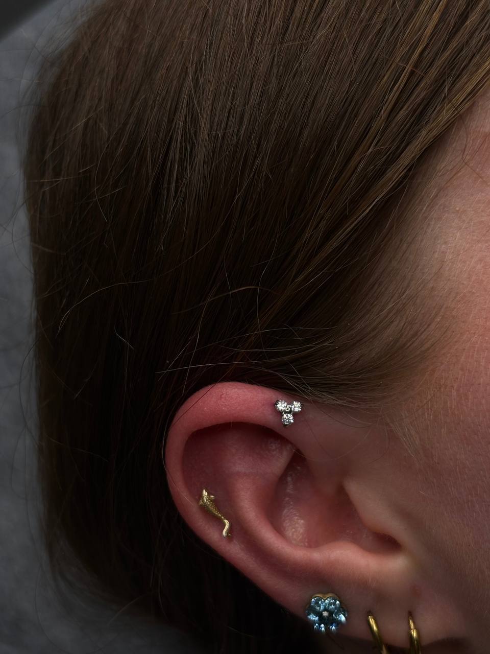 Ohrpiercing Detail in Frankfurt am Main — ZIPA Tattoo Ohrpiercing Detail in Frankfurt am Main — ZIPA Tattoo