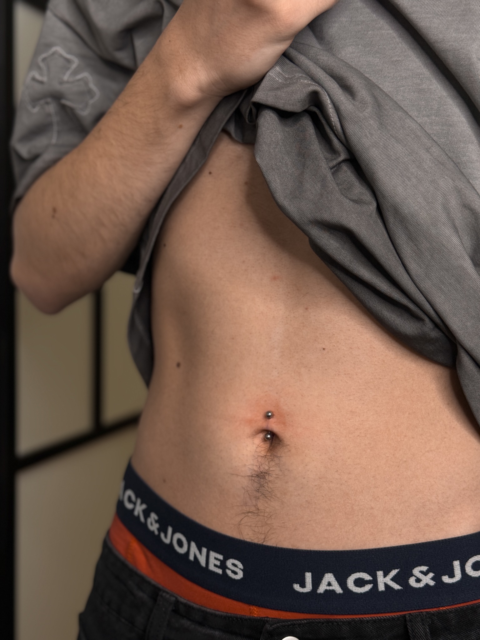 Lippenpiercing in Frankfurt am Main — ZIPA Tattoo Lippenpiercing in Frankfurt am Main — ZIPA Tattoo