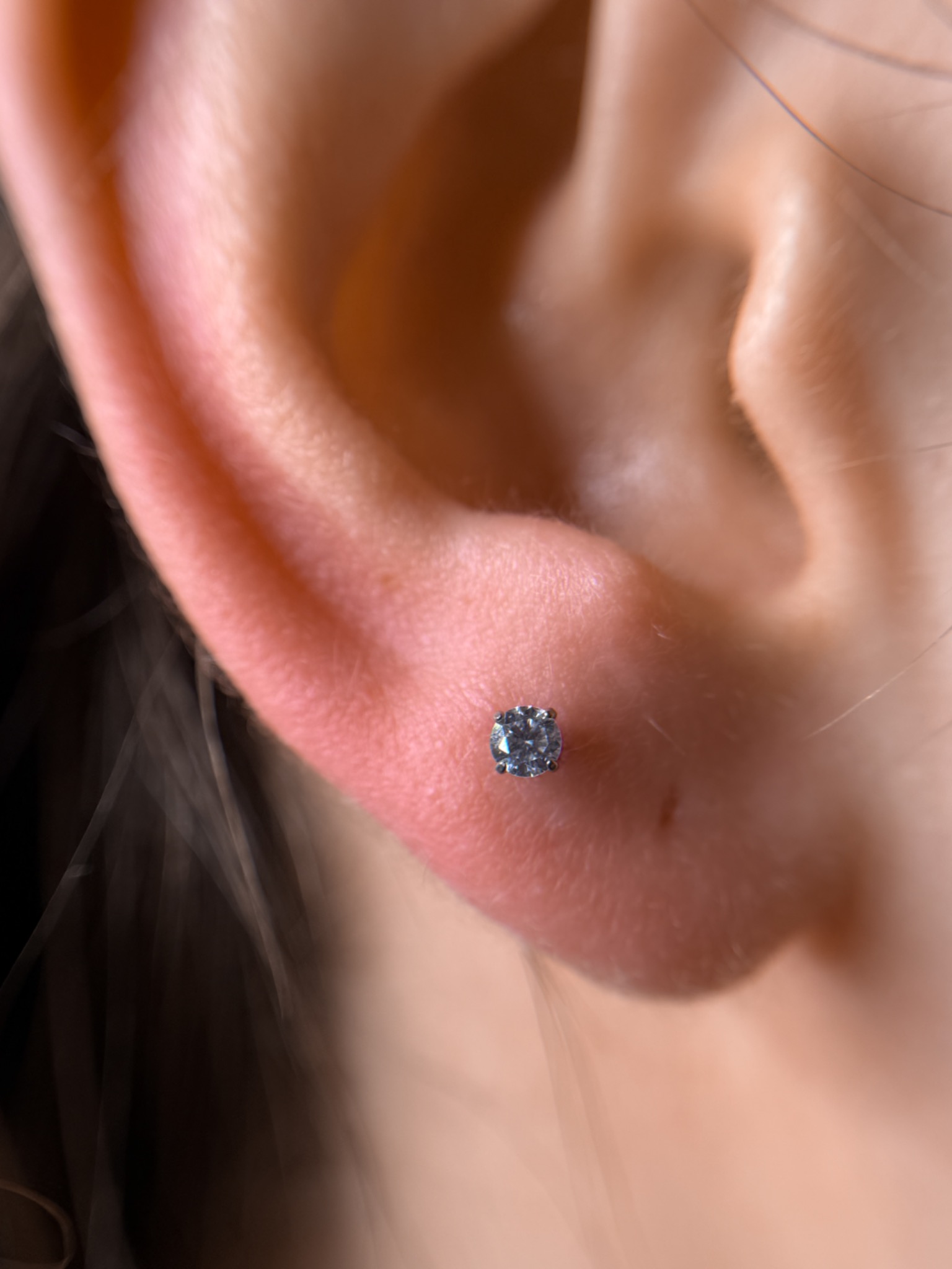 Lobe Piercing in Frankfurt am Main — ZIPA Tattoo Lobe Piercing in Frankfurt am Main — ZIPA Tattoo